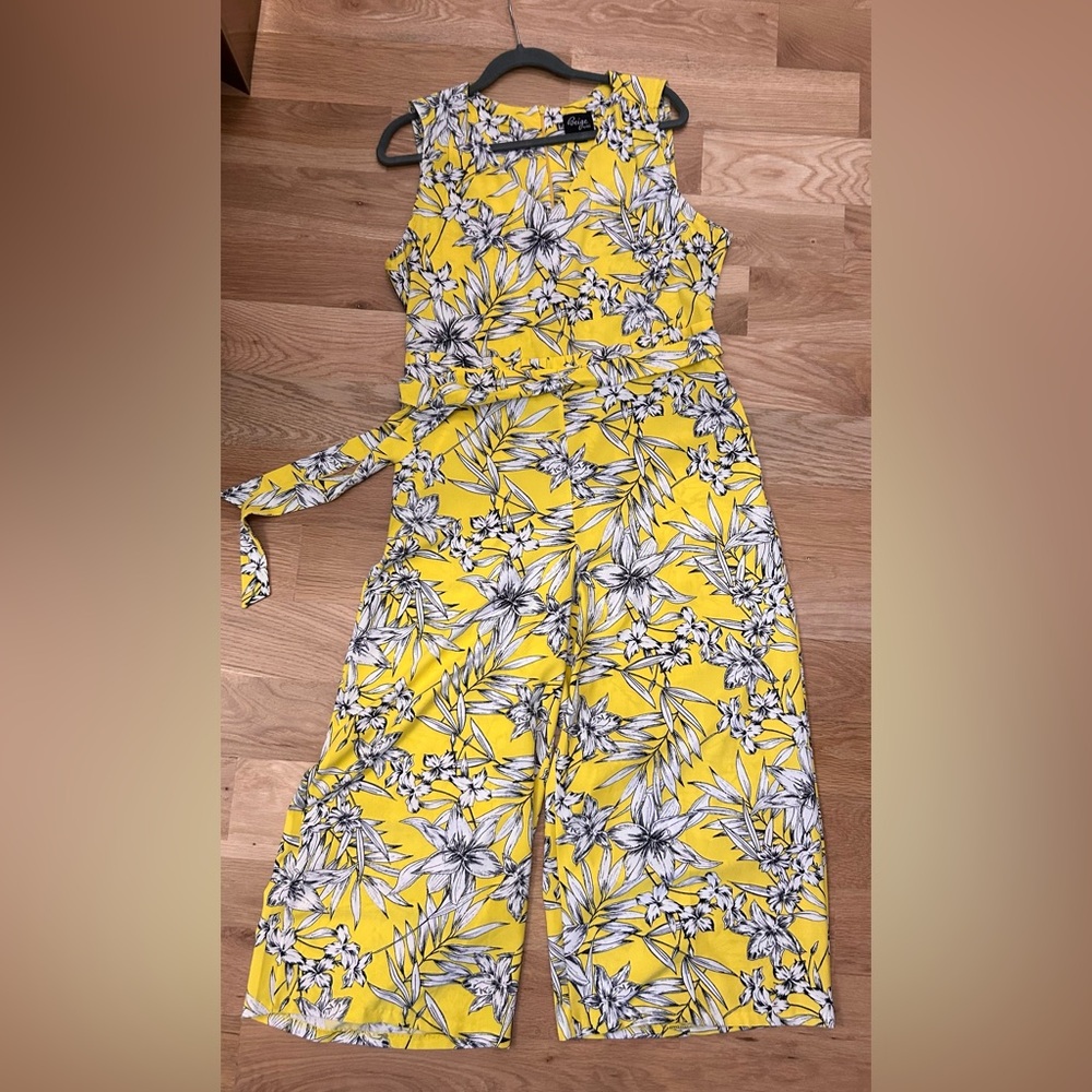 Beige by eci yellow floral tie waist jumpsuit, size L.